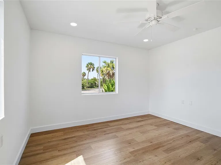 765 John Ringling Blvd #1 — Photo 20