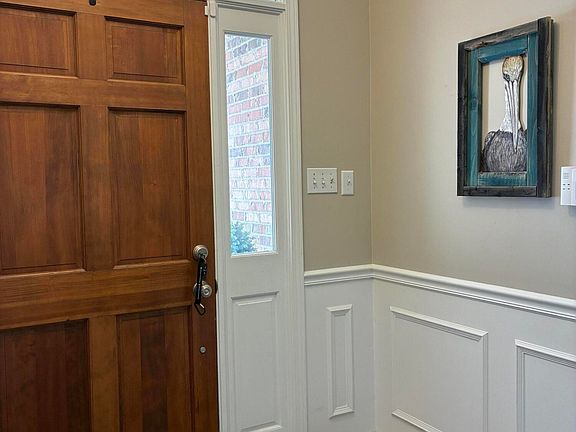 3rd image of 687 Hilo Way