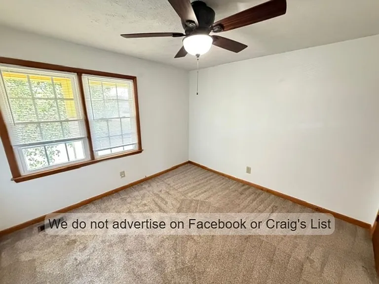 7796 Adrian Dr — Photo 11