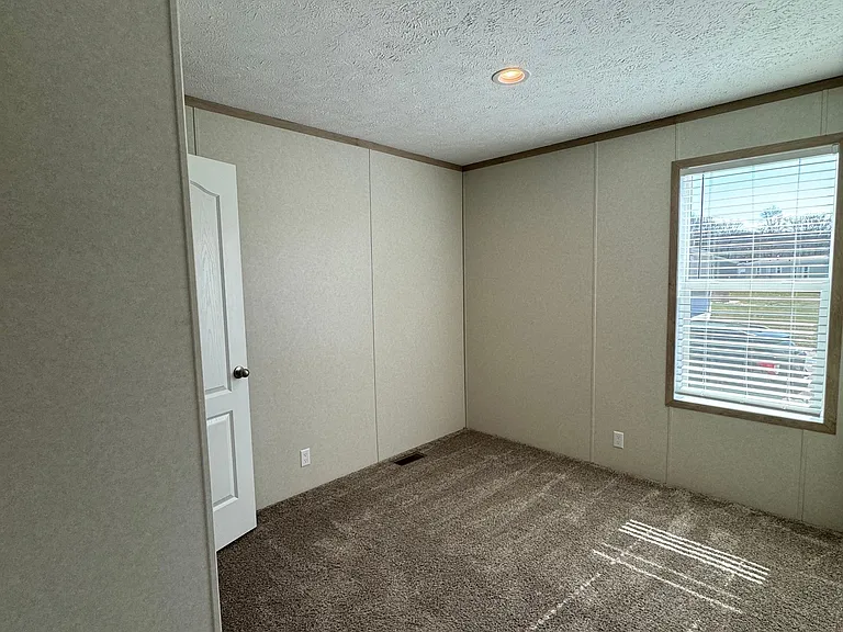 Oak Tree Village — Photo 29