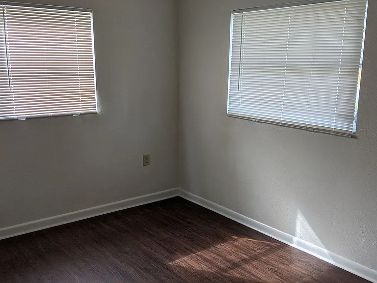 601 N Center St — Photo 8