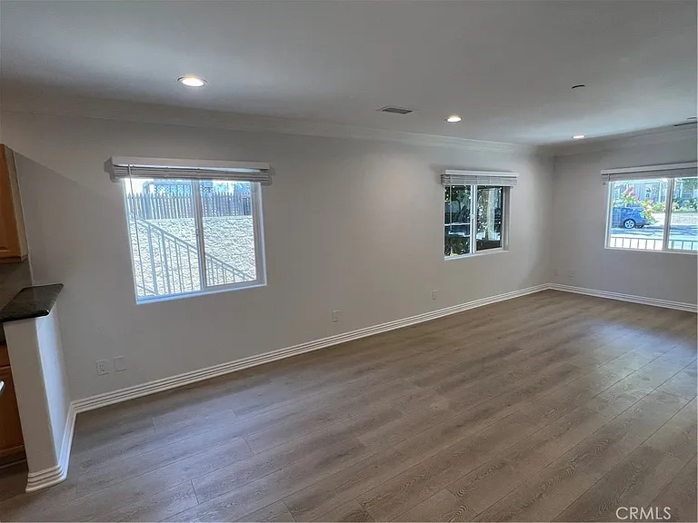 517 Concord St — Photo 9