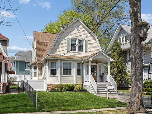 2nd image of 36 Hasbrouck Pl