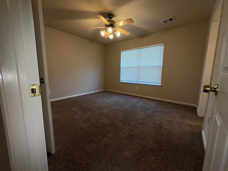 11902 Chetman Dr #B — Photo 15