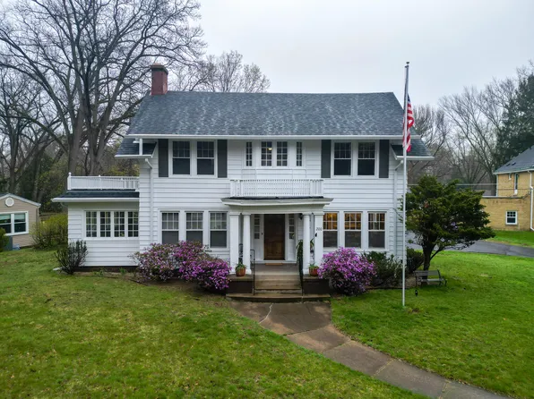 200 Marquette Trl, Pottawattamie Park, IN 46360