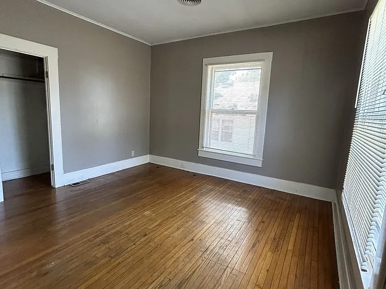 109 W Lindburg St — Photo 8