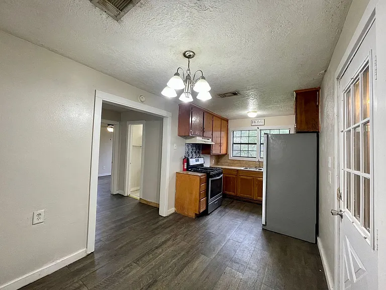 2450 S 8th St — Photo 5