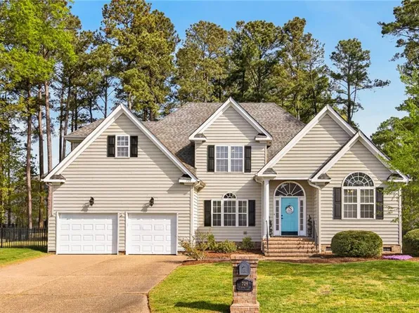 709 Bristol St, Smithfield, VA 23430