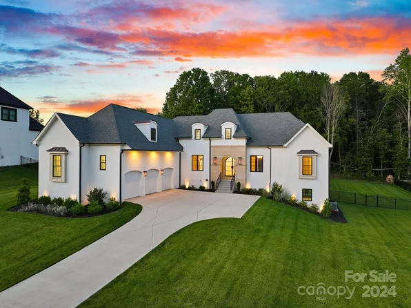 123 Hunts Landing Dr, Mooresville, NC 28117