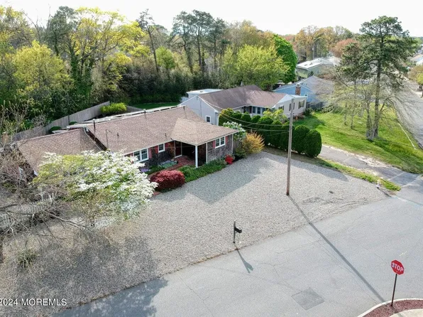 1176 Fern St, Toms River, NJ 08753