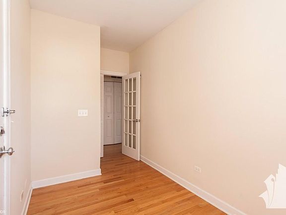 2nd image of 3244 N Clifton Ave #711