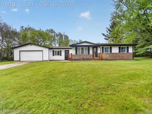 7224 E Frances Rd, Mount Morris, MI 48458