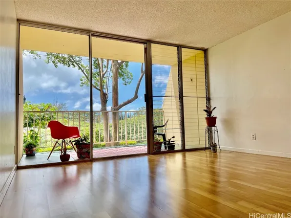 95-2052 Waikalani Pl APT B201, Mililani, HI 96789