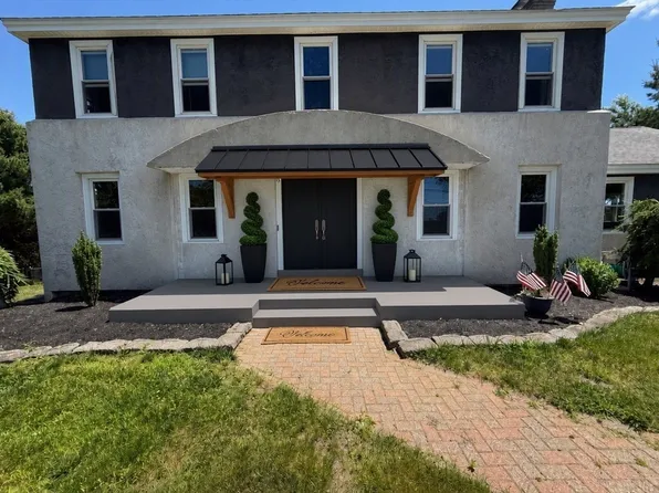 15 Birch Hill Rd, West Brookfield, MA 01585
