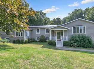 1295 James Farm Rd, Stratford, CT 06614