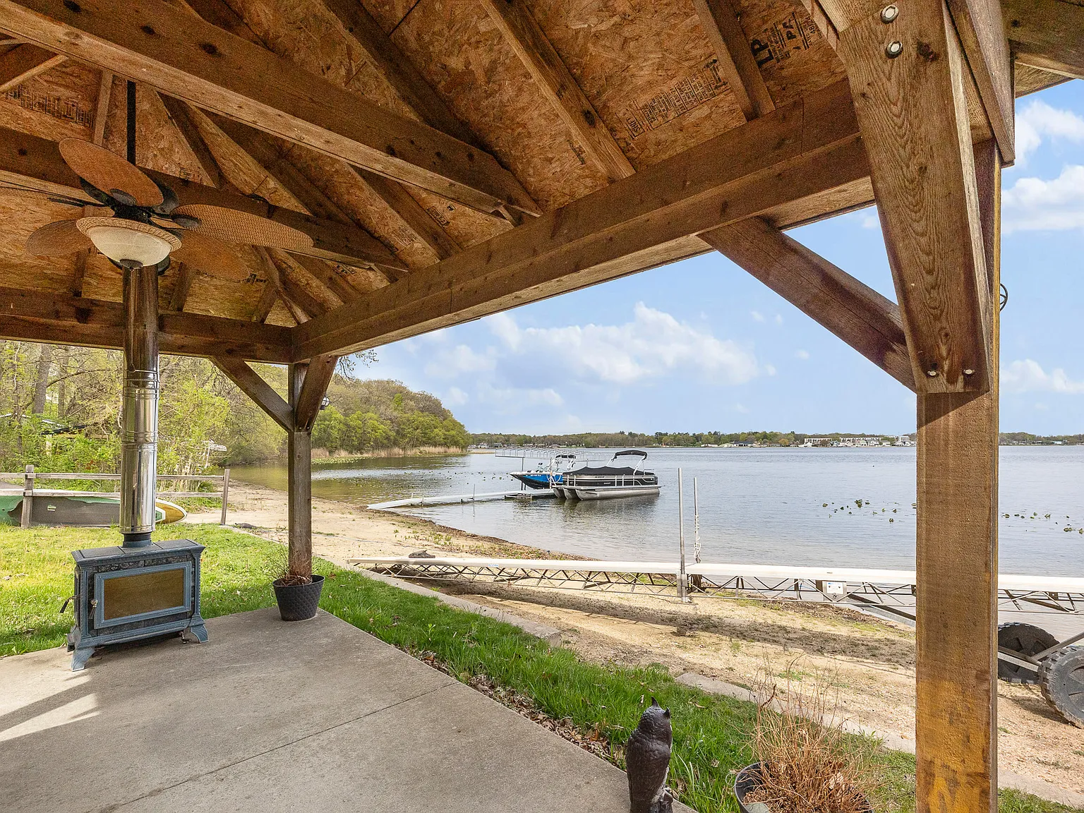 4 bed, $6,000 — Photo 2