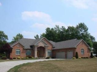 457 Riverview Dr, Youngstown, NY 14174