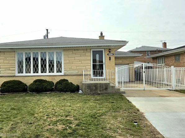 8517 W Carmen Ave, Chicago, IL 60656