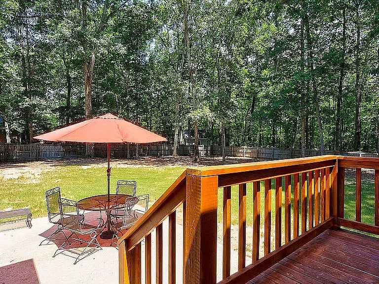1071 Liberty Ln — Photo 27