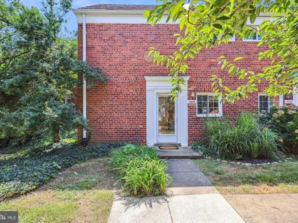 3424 Gunston Rd, Alexandria, VA 22302
