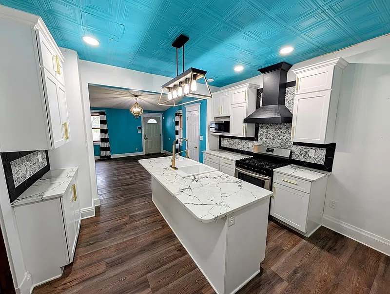 3 bed, 3.0 bath, 2400 sqft, $1,945 — Photo 3