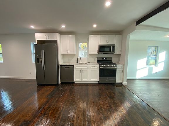 4th image of 222 S Home St