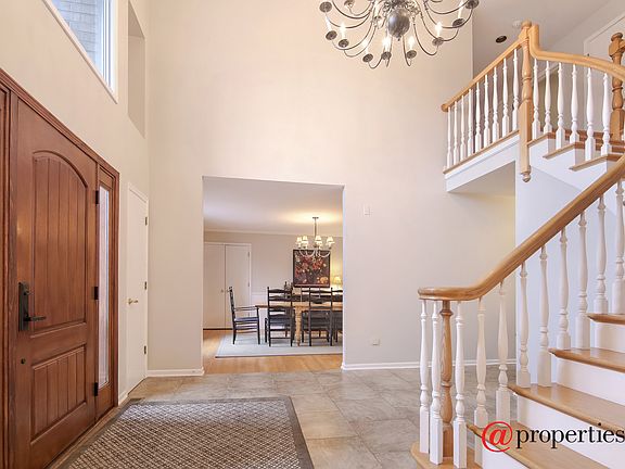 Foyer/Dining Room