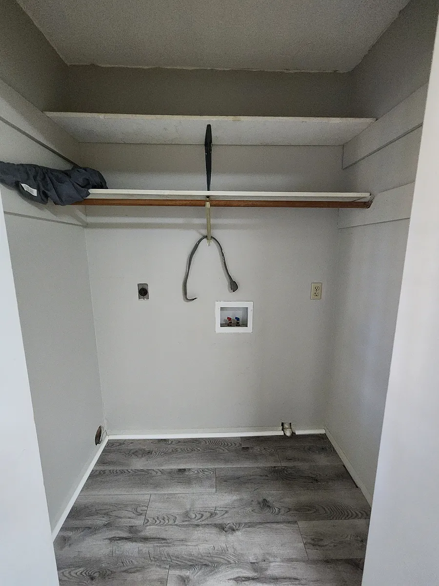 Building Photo - 1849 Summerhaven Ave #2