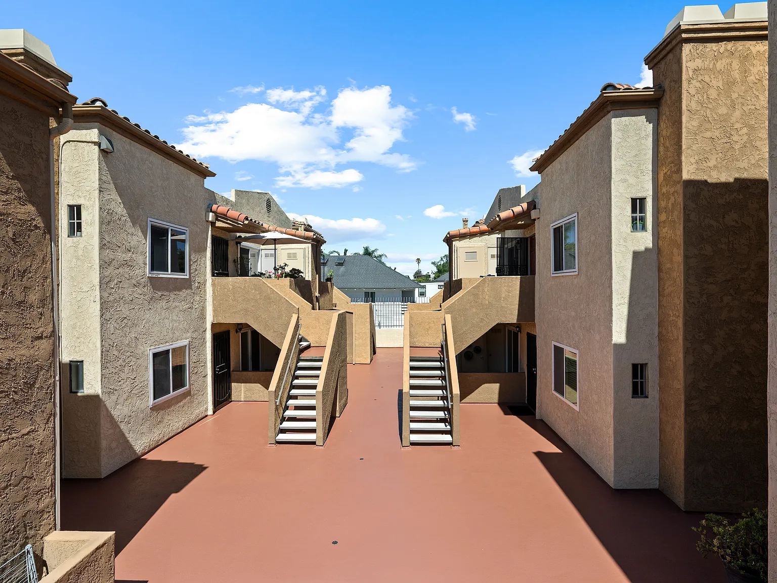 2 bed, 784 sqft, $2,795 — Photo 3