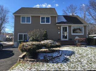 19 Leland Rd, Edison, NJ 08817