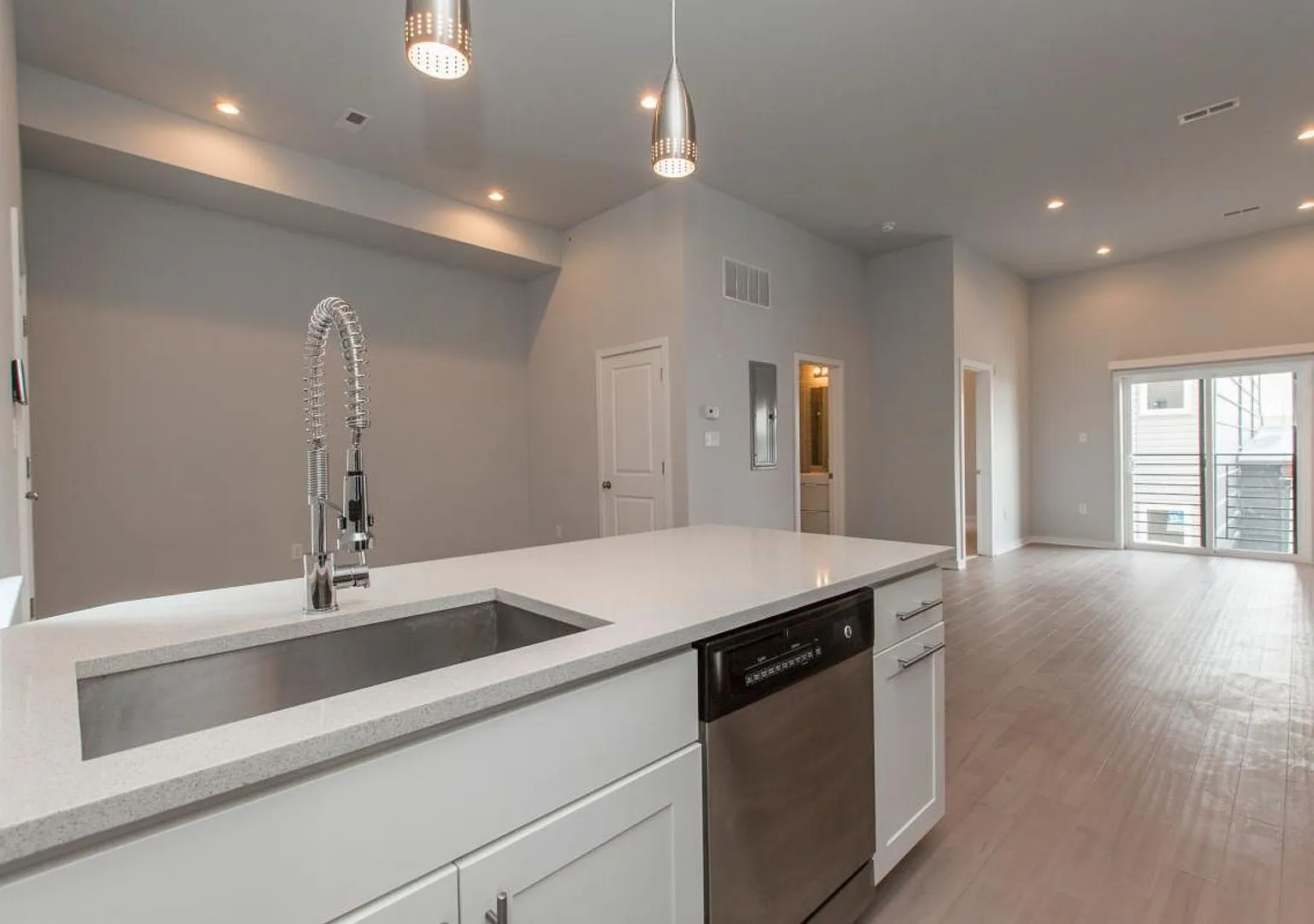 4304 Cresson St — Photo 2