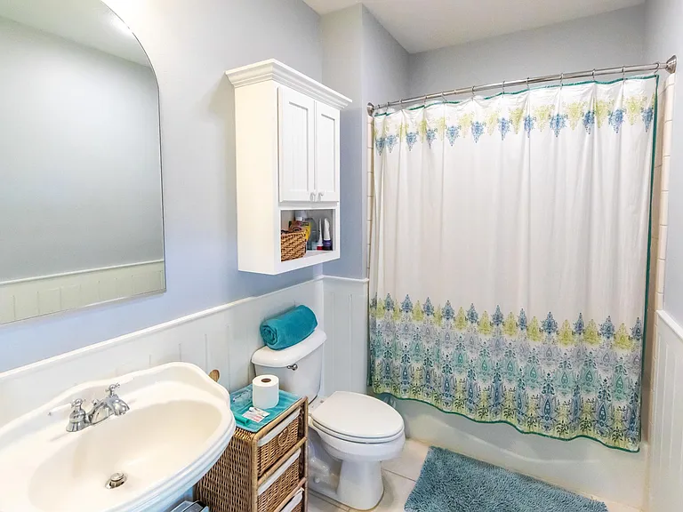 Shared bath for bedrooms 1 and 2