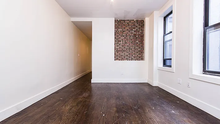 Rented by Nooklyn NYC LLC | media 43
