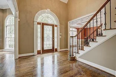 6 bed, 6.0 bath, 3809 sqft, $5,500 — Photo 3