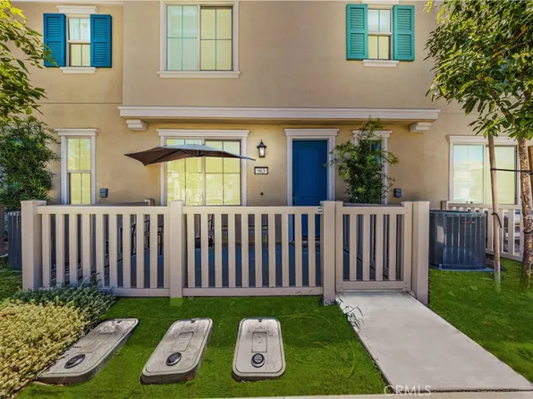963 W Clover Ave, Rialto, CA 92376