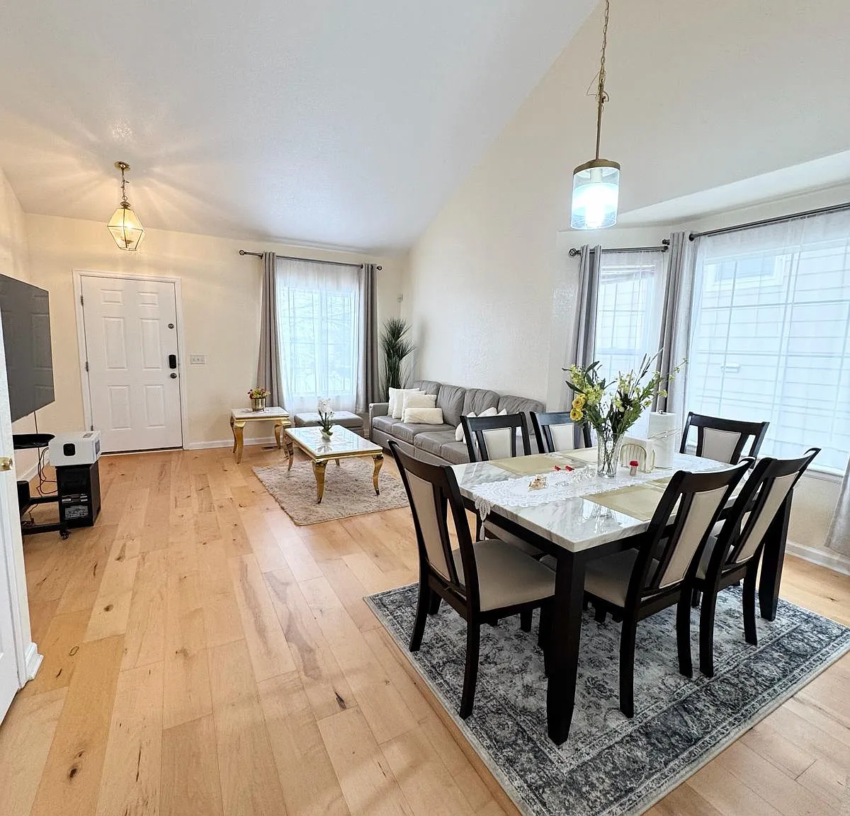 4 bed, 2459 sqft, $3,200 — Photo 1