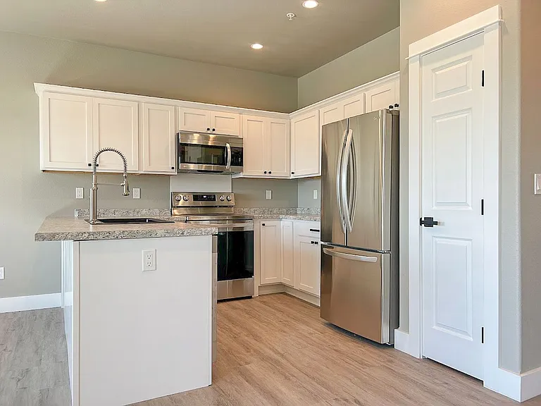 941 Covey Run Rd #205 — Photo 7