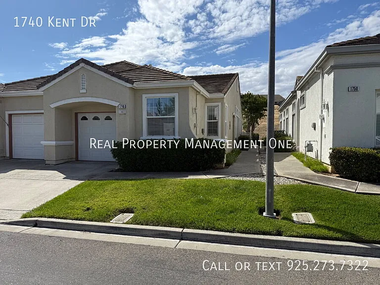 1740 Kent Dr — Photo 2