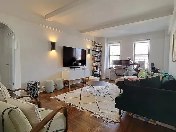 140 West 86th Street image 1 of 9