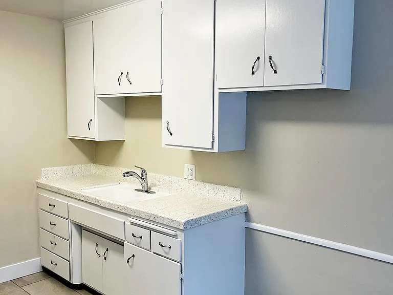 721 Cordova St #9 — Photo 6