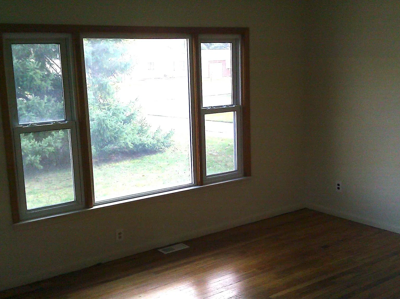 3 bed, 1000 sqft, $1,700 — Photo 3