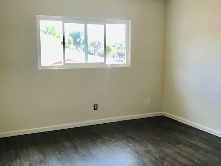 539 Hyde Park Pl — Photo 6
