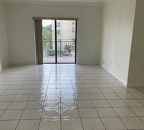 3rd image of 9300 Fontainebleau Blvd #E310