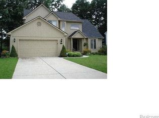 501 River Ridge Dr, Waterford, MI 48327