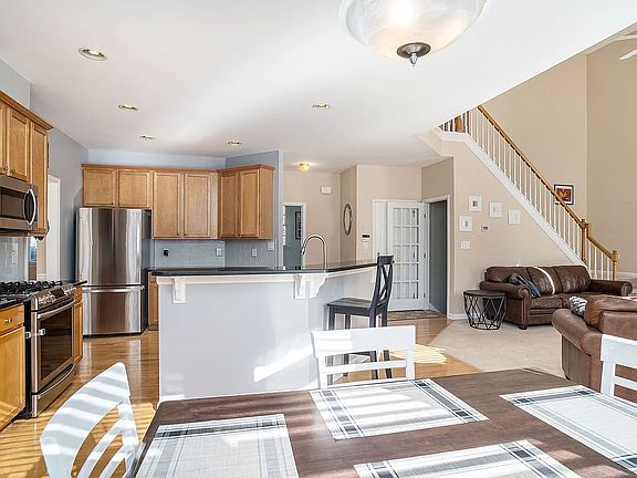 4th image of 3758 Southland Dr