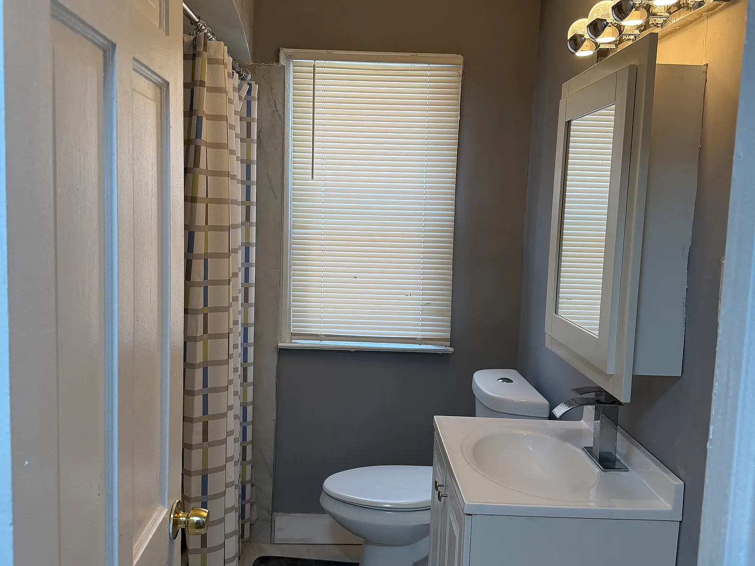 3 bed, 1200 sqft, $1,400 — Photo 4