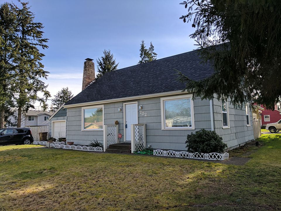 1st image of 702 E 91st St