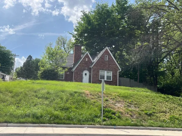 1885 S New Florissant Rd, Florissant, MO 63031