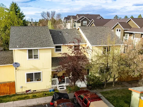 2044 NE Full Moon Dr #6, Bend, OR 97701