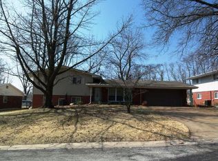 825 English Ln, Belleville, IL